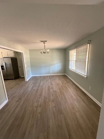 300 Reid Drive, Dothan, AL 36301