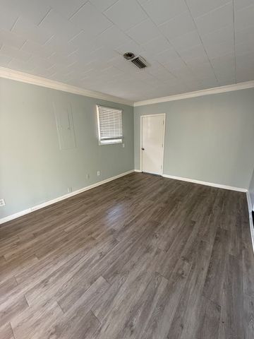 300 Reid Drive, Dothan, AL 36301