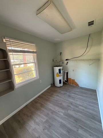 300 Reid Drive, Dothan, AL 36301