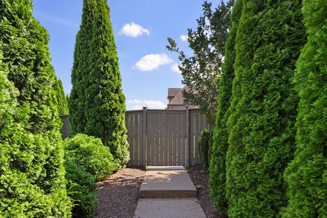 100 Wembly Ln, Mount Juliet, TN 37122