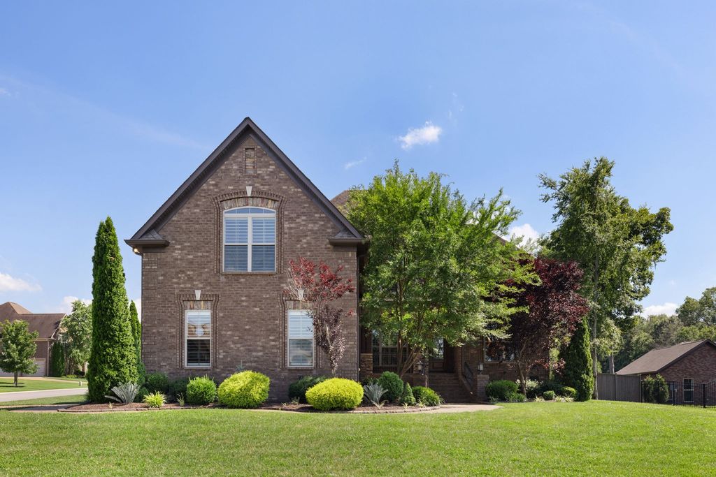 100 Wembly Ln, Mount Juliet, TN 37122