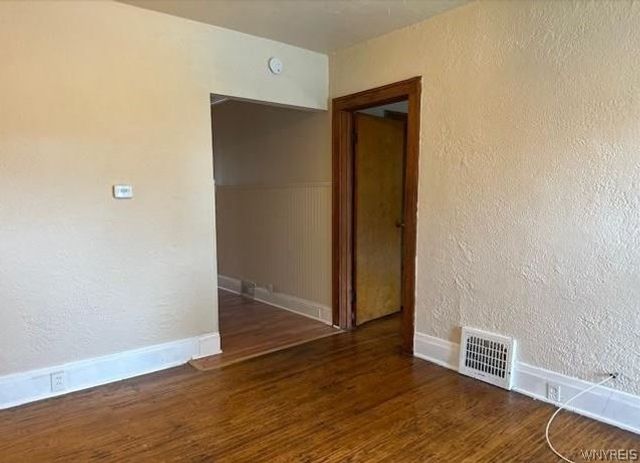 2409 Woodlawn Avenue, Niagara Falls, NY 14301