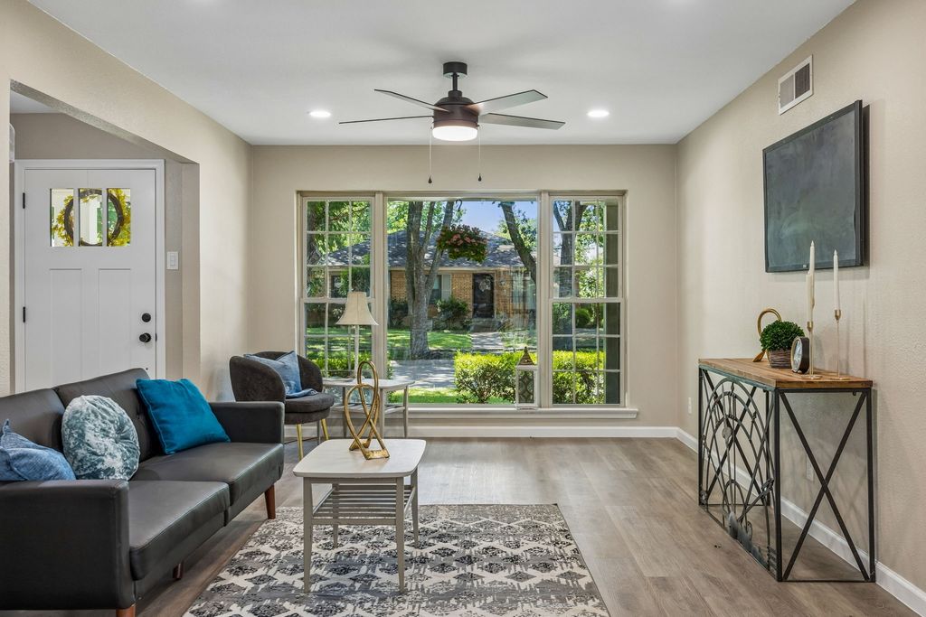 1725 Bardfield Avenue, Garland, TX 75041
