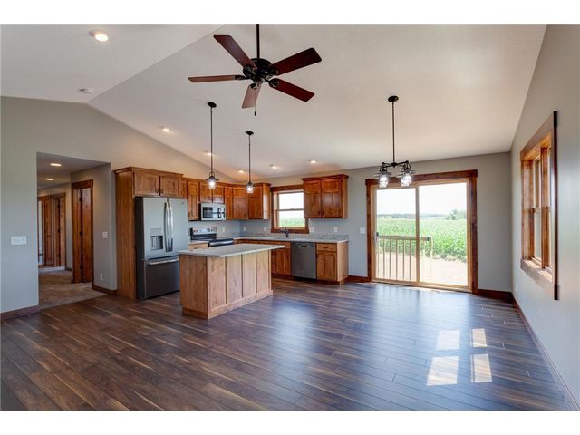 453 Coyote Way, New Richmond, WI 54017