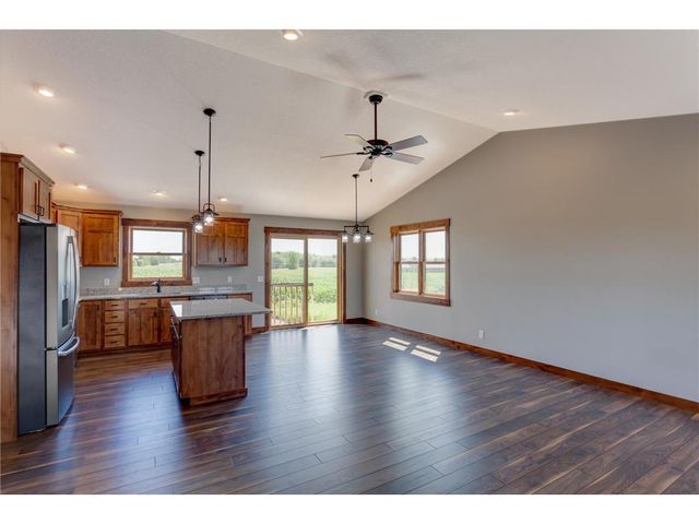 453 Coyote Way, New Richmond, WI 54017