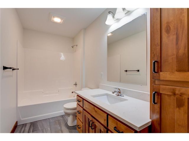 453 Coyote Way, New Richmond, WI 54017