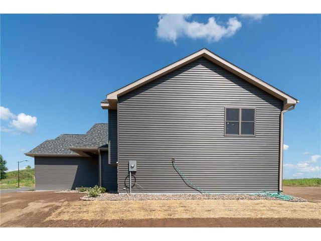 453 Coyote Way, New Richmond, WI 54017