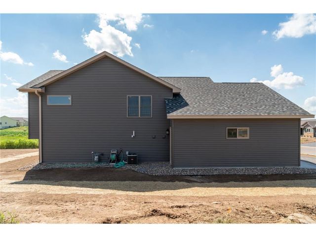 453 Coyote Way, New Richmond, WI 54017