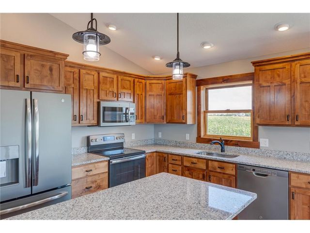 453 Coyote Way, New Richmond, WI 54017