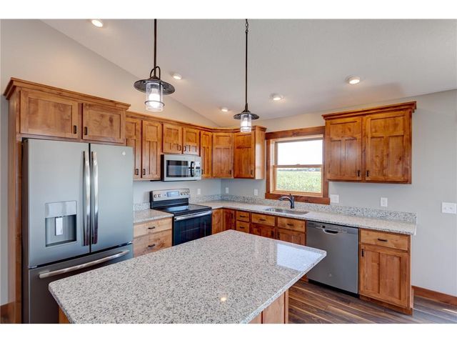 453 Coyote Way, New Richmond, WI 54017