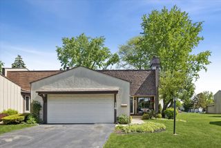 116 Cascade Drive, Indian Head Park, IL 60525