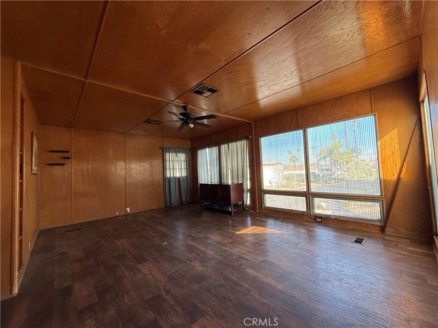1536 S State St 48, Hemet, CA 92543