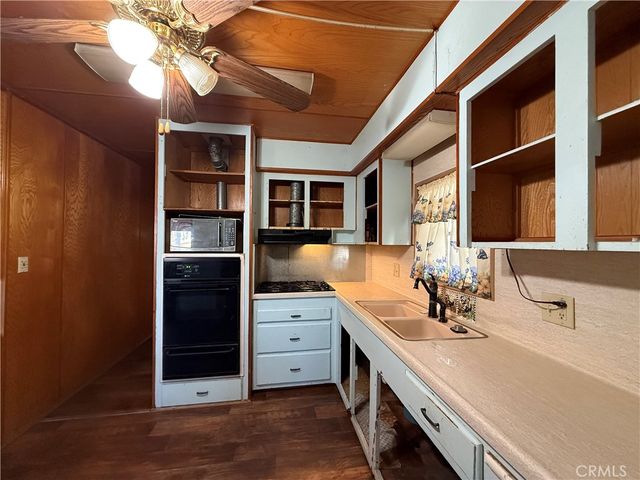 1536 S State St 48, Hemet, CA 92543