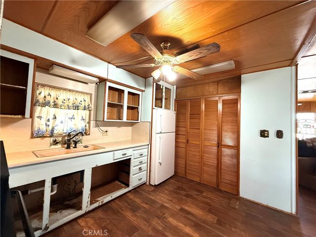 1536 S State St 48, Hemet, CA 92543