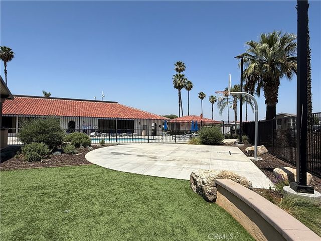 1536 S State St 48, Hemet, CA 92543