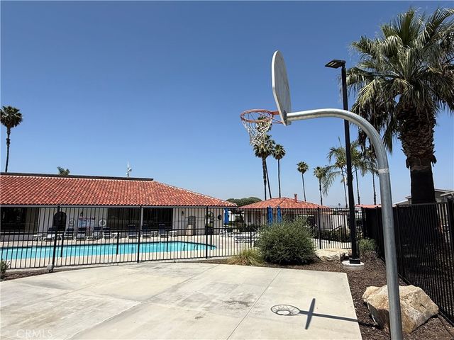 1536 S State St 48, Hemet, CA 92543