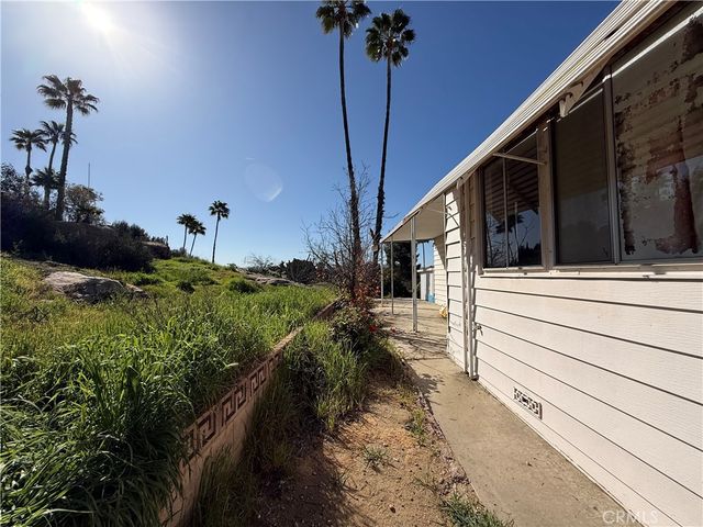 1536 S State St 48, Hemet, CA 92543