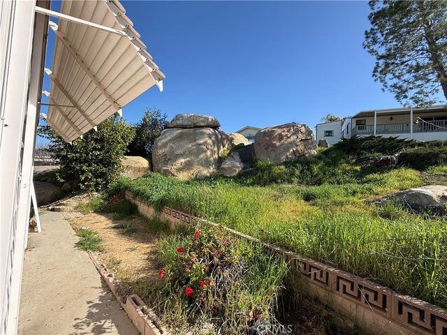 1536 S State St 48, Hemet, CA 92543