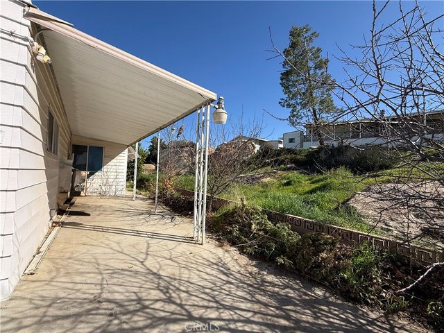 1536 S State St 48, Hemet, CA 92543