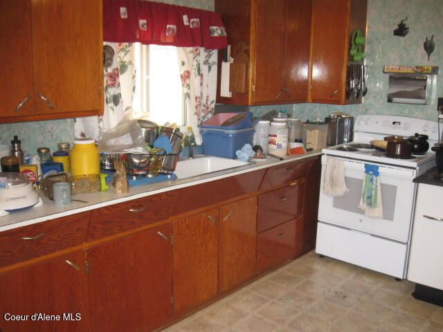 1188 Whiskey Jack Rd, Sandpoint, ID 83864