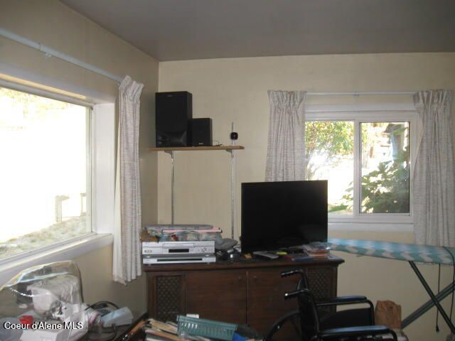 1188 Whiskey Jack Rd, Sandpoint, ID 83864