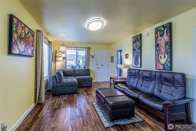 6447 S Warner Street, Tacoma, WA 98404