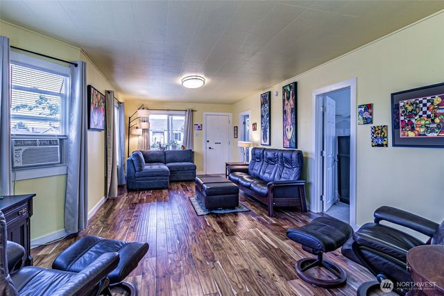 6447 S Warner Street, Tacoma, WA 98404