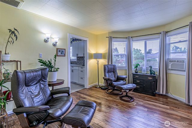 6447 S Warner Street, Tacoma, WA 98404