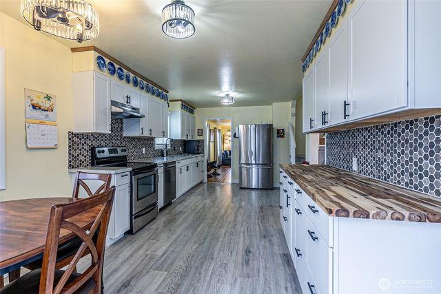 6447 S Warner Street, Tacoma, WA 98404