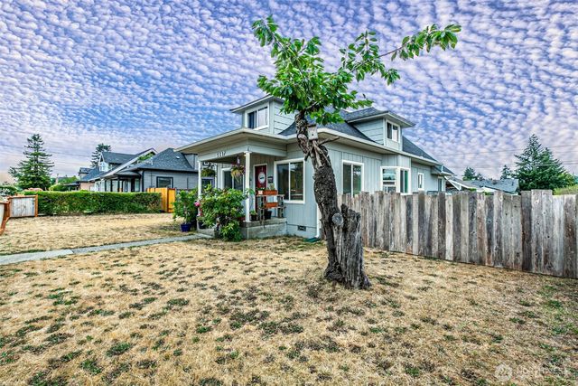 6447 S Warner Street, Tacoma, WA 98404