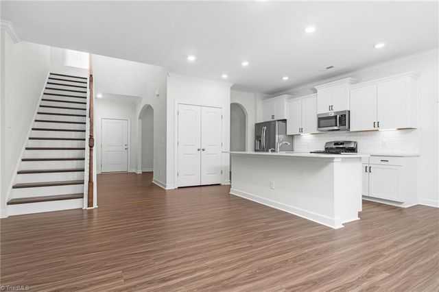 5512 Glad Acres Road, Pfafftown, NC 27040