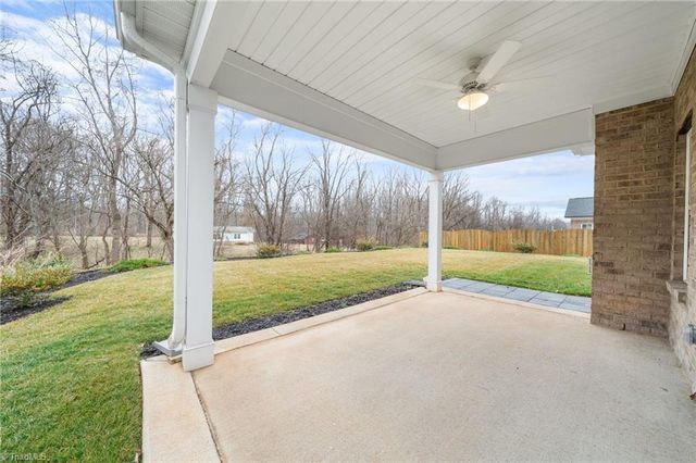 5512 Glad Acres Road, Pfafftown, NC 27040