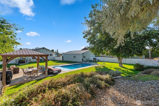 3110 SE 1st st, East Wenatchee, WA 98802