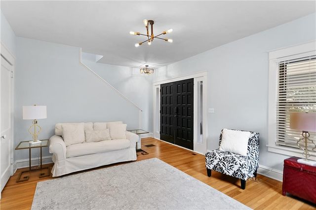 4004 Bell Street, Kansas City, MO 64111