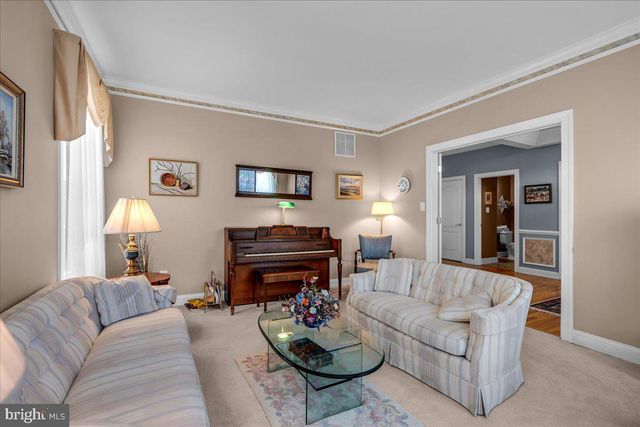 25 ROLLING GLEN CT, Mount Laurel, NJ 08054