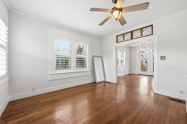 111 E 2nd ST, Georgetown, TX 78626