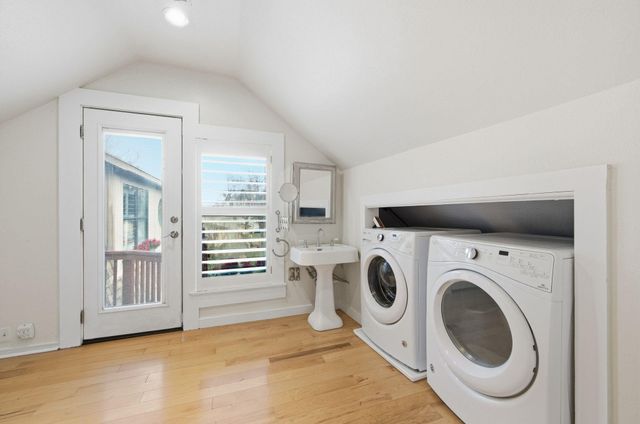 111 E 2nd ST, Georgetown, TX 78626