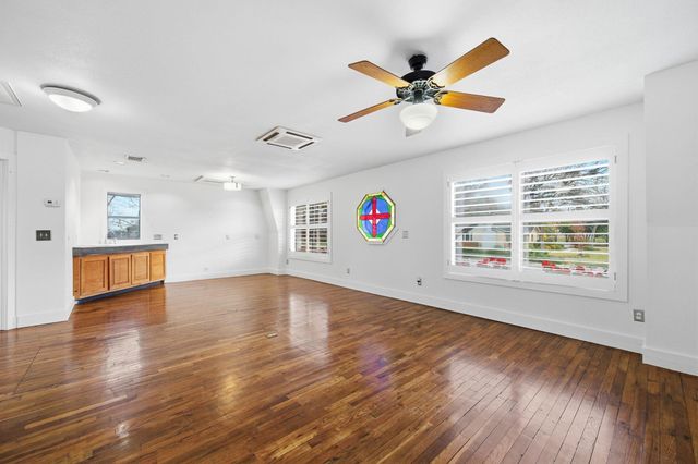 111 E 2nd ST, Georgetown, TX 78626