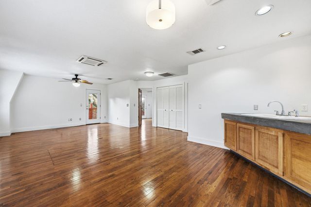 111 E 2nd ST, Georgetown, TX 78626