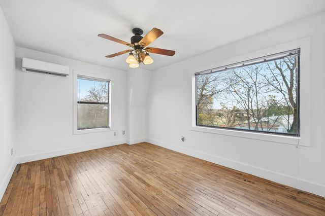 111 E 2nd ST, Georgetown, TX 78626