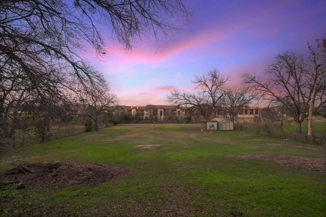 111 E 2nd ST, Georgetown, TX 78626