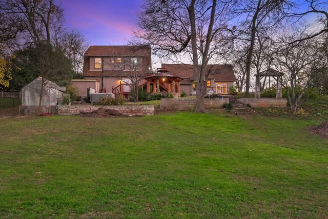 111 E 2nd ST, Georgetown, TX 78626