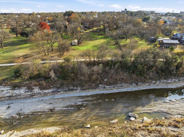 111 E 2nd ST, Georgetown, TX 78626