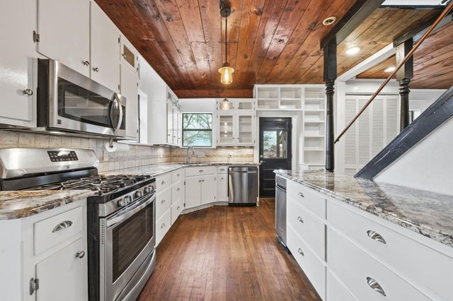 111 E 2nd ST, Georgetown, TX 78626