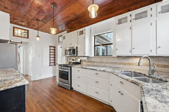 111 E 2nd ST, Georgetown, TX 78626