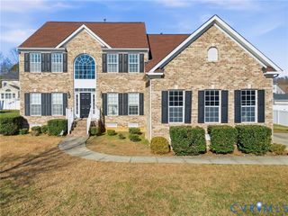 13706 Parsons Bay Dr, Chester, VA 23836