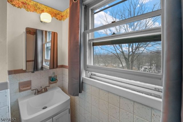 27 Condict Rd, Roxbury Twp., NJ 07850