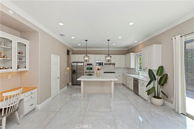 8851 Soothing Court, Corona, CA 92883