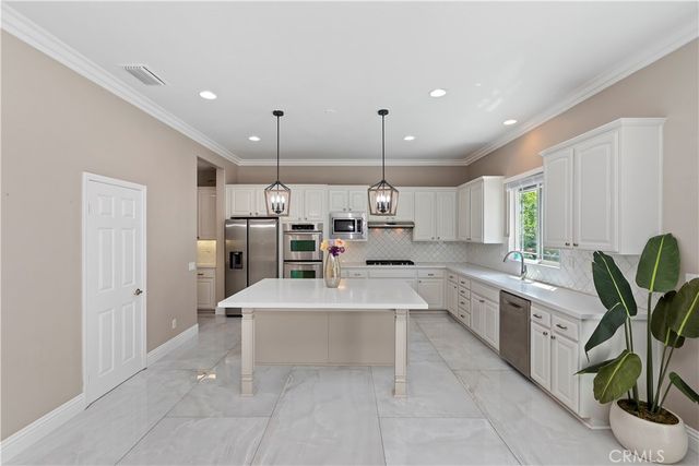 8851 Soothing Court, Corona, CA 92883