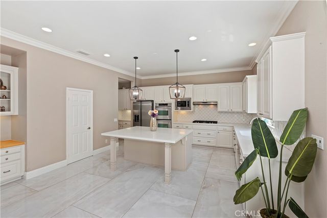 8851 Soothing Court, Corona, CA 92883